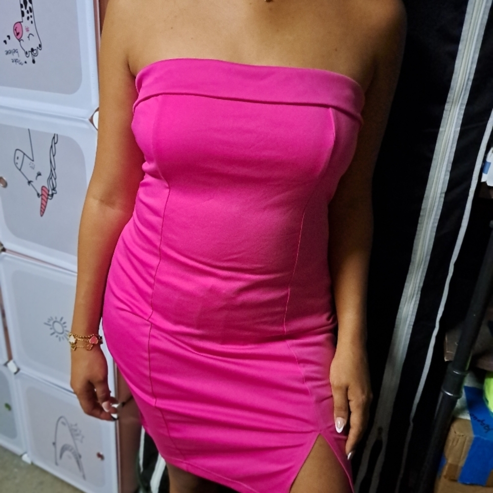 Women's or young girl's dress. Size S, M. Elastic and tight. It's new.